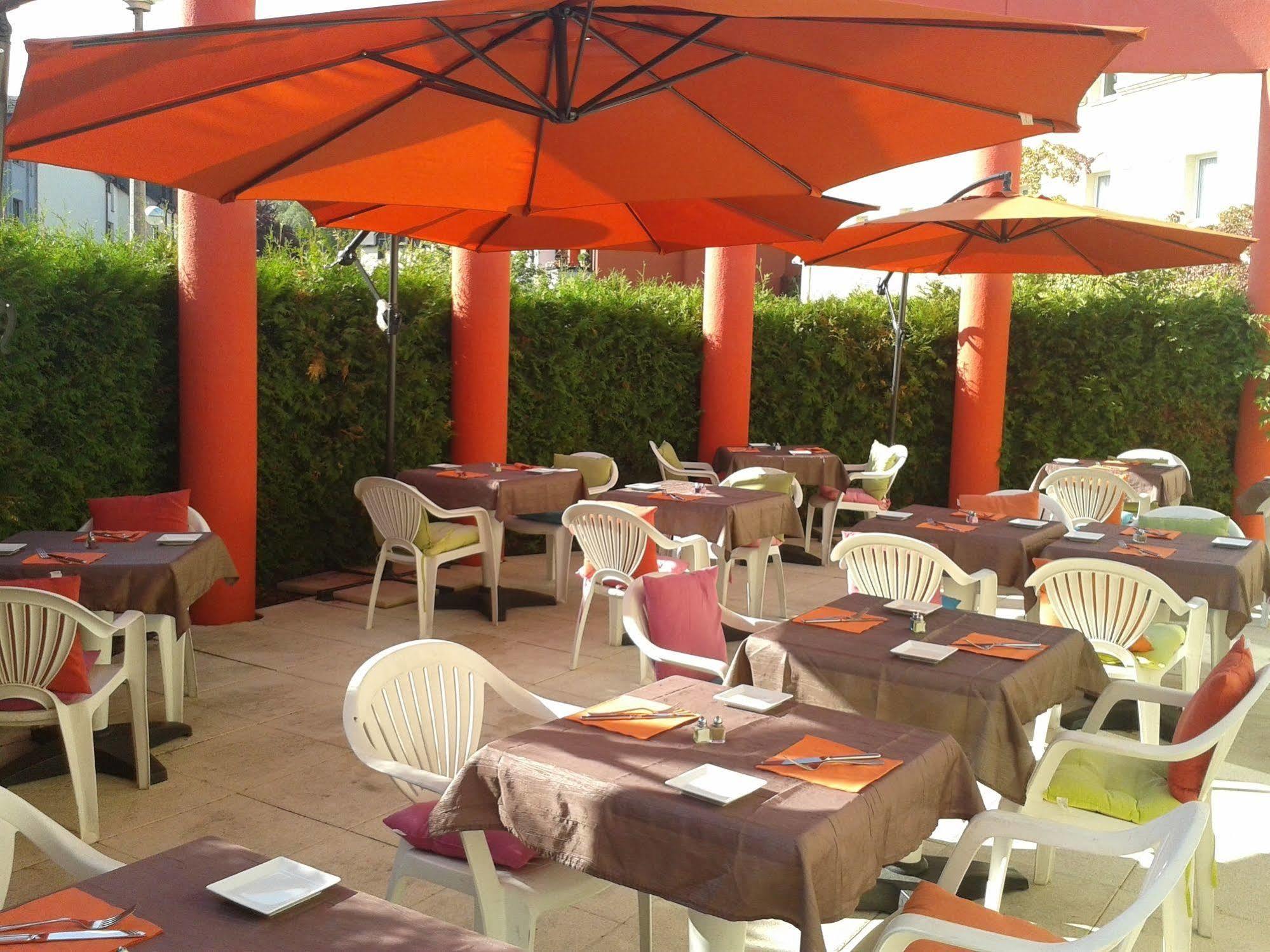 Cottage Logis Hotel - Restaurant Dudelange Exterior foto