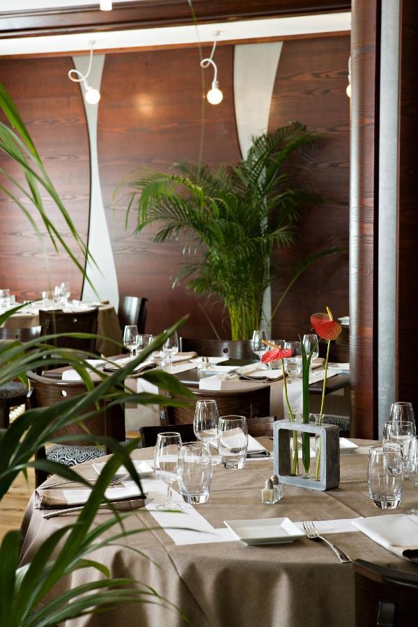 Cottage Logis Hotel - Restaurant Dudelange Exterior foto